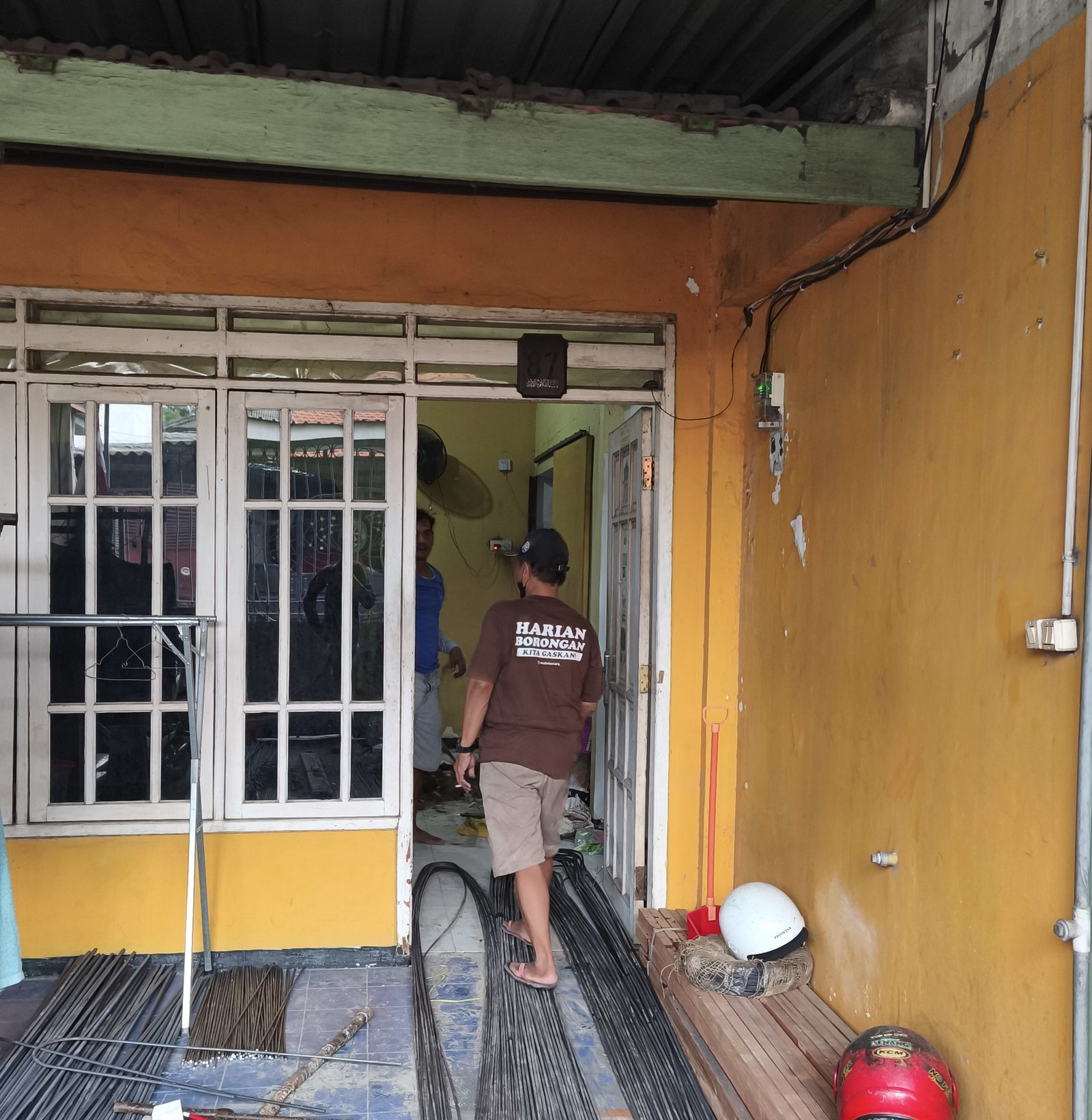 Renovasi rumah surabaya